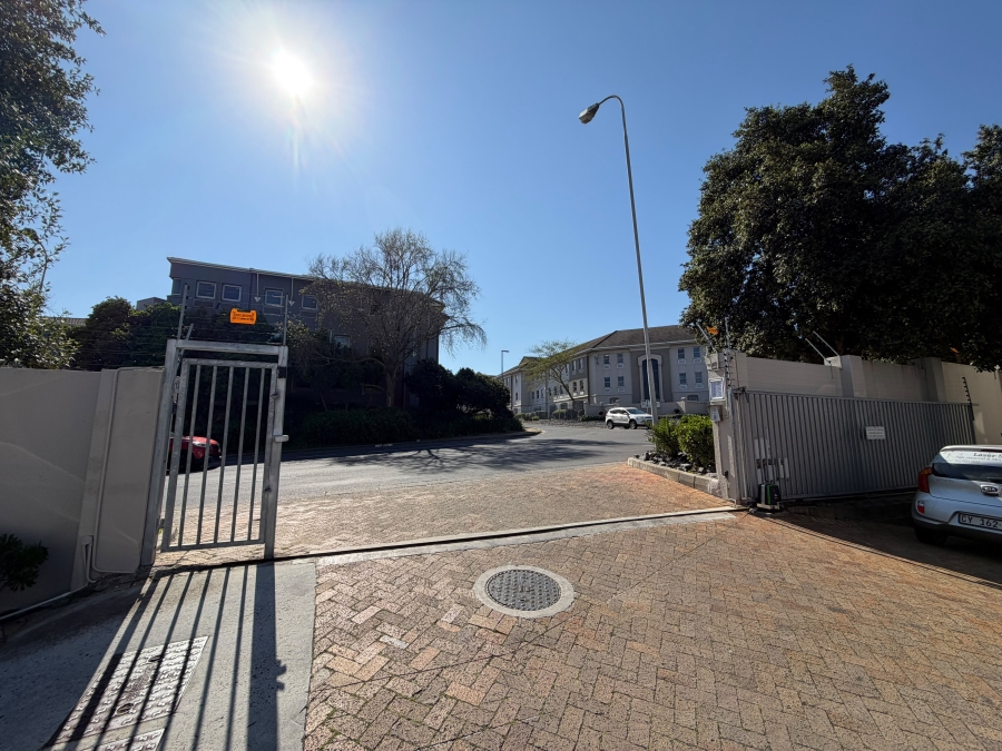 To Let Commercial Property for Rent in Rosenpark Western Cape